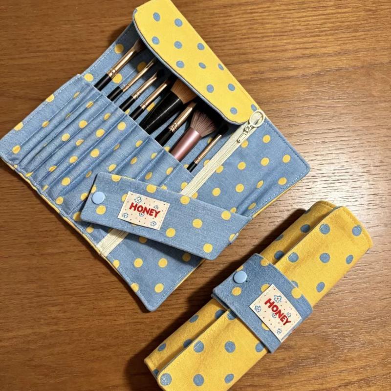 Makeup - Vintage Polka Dot Roll Up Pencil