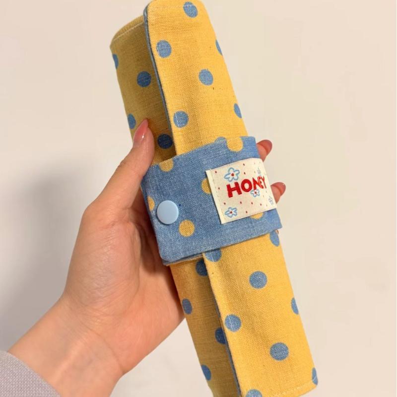 Vintage Polka Dot Roll Up Penc - Makeup ulasan dan harga
